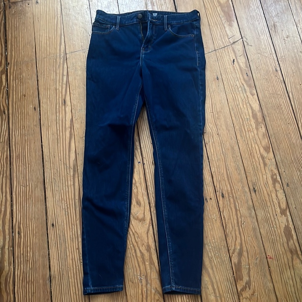 Selling because I don’t wear anymore. Worn once or twice.